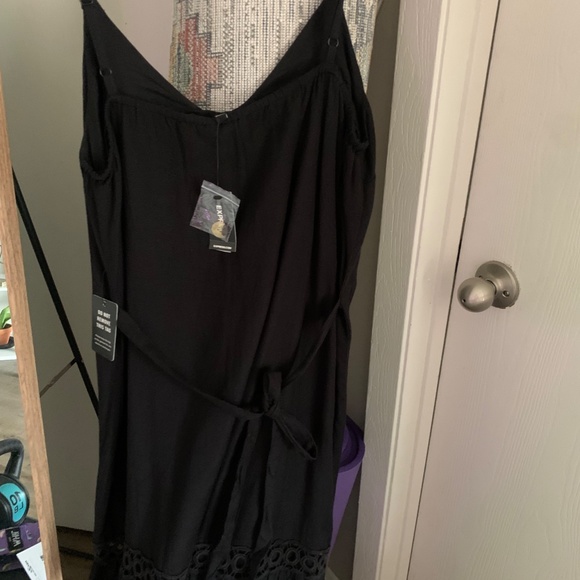 Black Express Dress - Picture 2 of 5